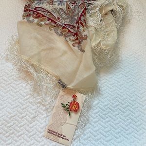 Women’s Paisley scarf